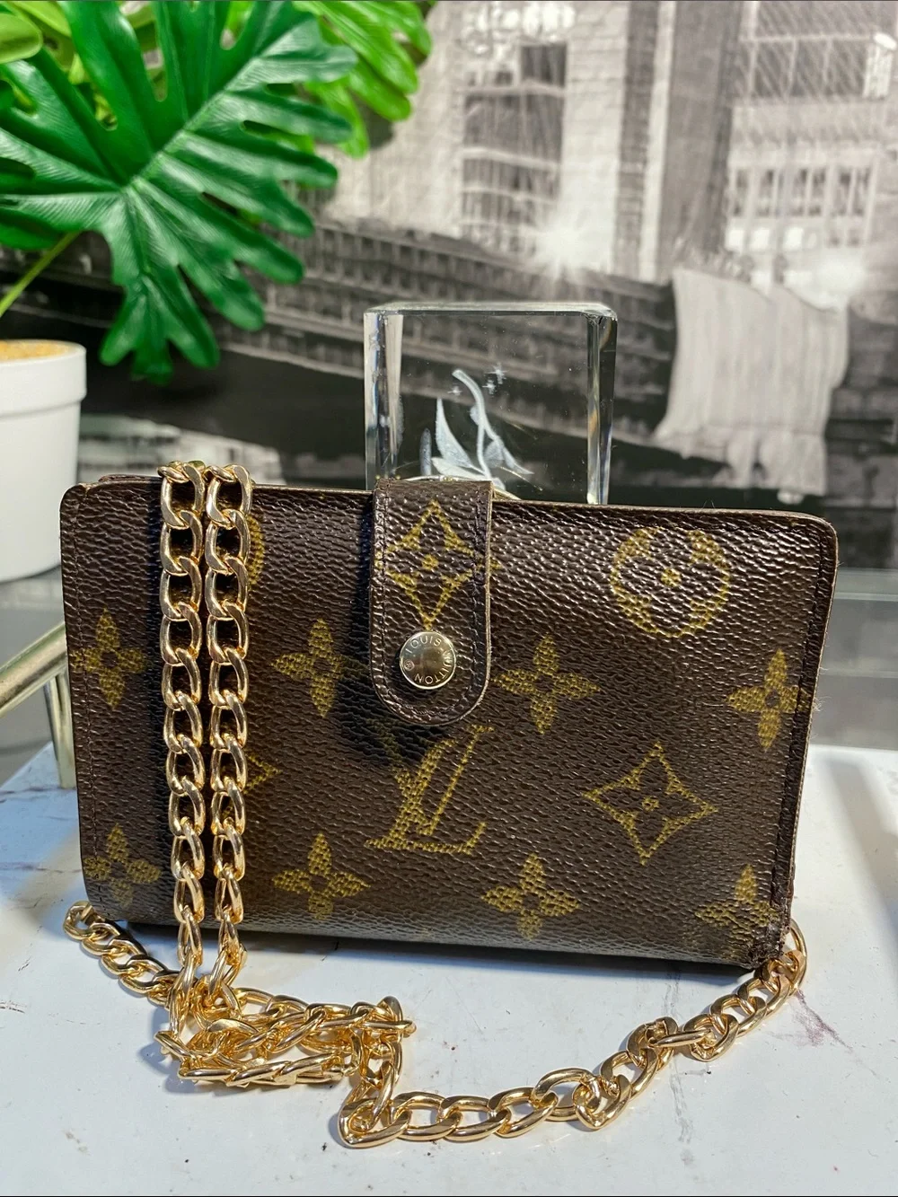 Authentic Louis Vuitton Vintage Monogram Kisslock Wallet - Picture 4 of 15